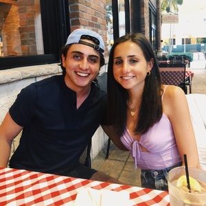 Meet your Posher, Alexis